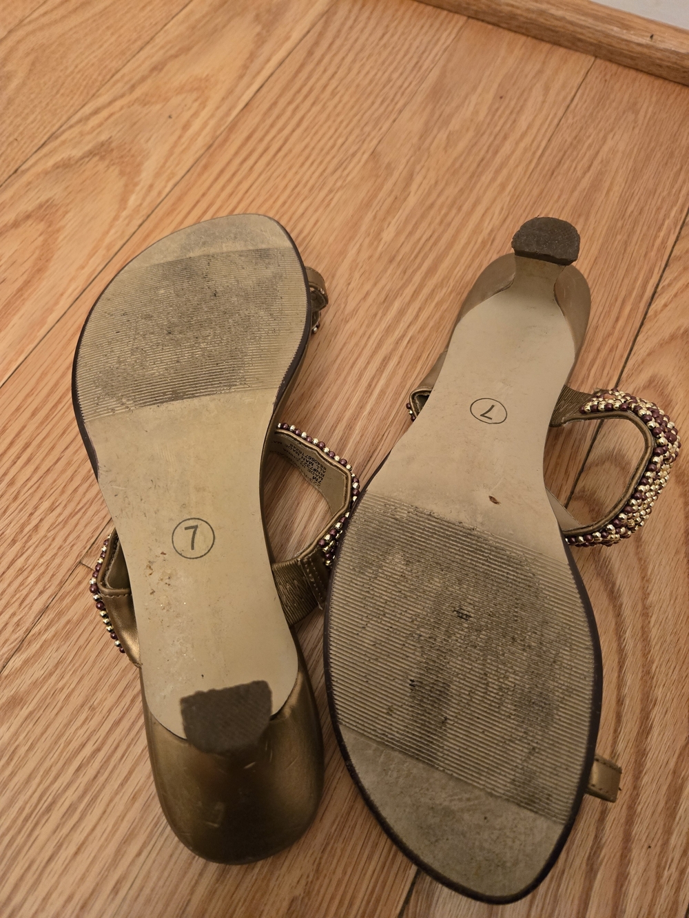 Rialto Gold Beaded Toe-Ring Slide Sandals with Amber Gems - Picture 4 of 5